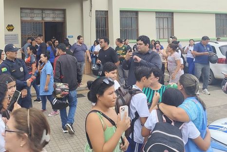 El alumno ingresó armado a una escuela en Brasil, abrió fuego en un pasillo y provocó dos muertes antes de ser detenido por la policía. El alumno ingresó armado a una escuela en Brasil, abrió fuego en un pasillo y provocó dos muertes antes de ser detenido por la policía.