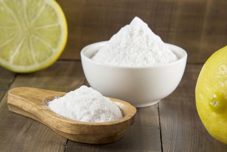 El bicarbonato y el limón son ingredientes esenciales en estos trucos Foto: Shutterstock