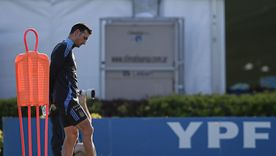 La falta de acuerdo entre Conmebol y UEFA sobre la sede del partido con España complica la planificación de Lionel Scaloni.&nbsp;