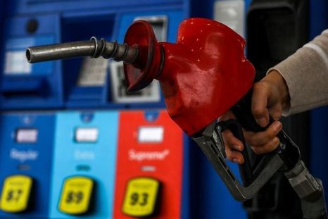 El aumento del precio del petróleo ya se nota en las estaciones de gasolina de Estados Unidos. Foto: GETTY IMAGES