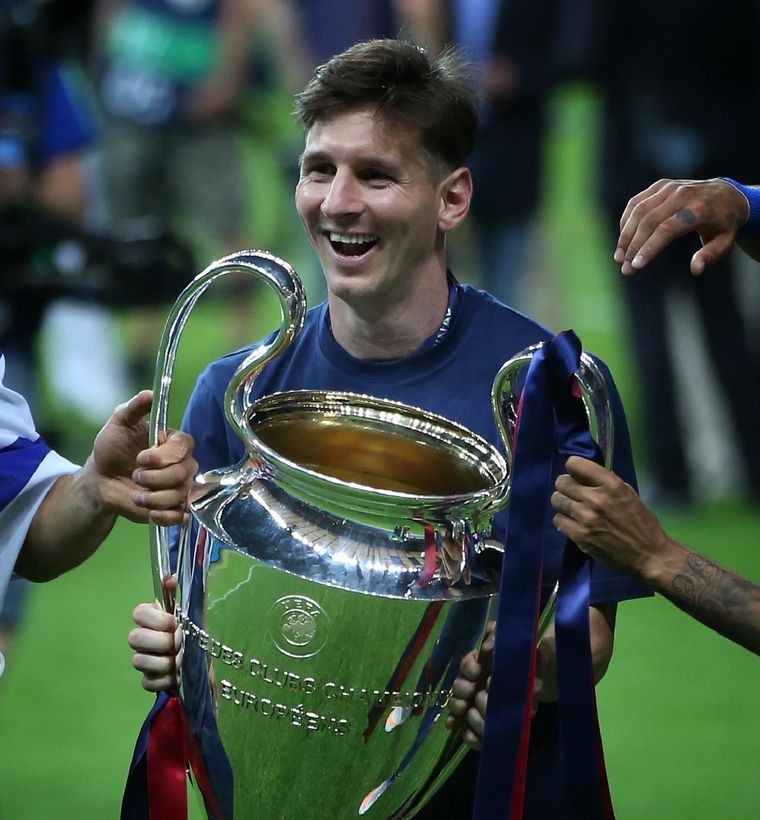 El rosarino levantó cuatro veces la Orejona.