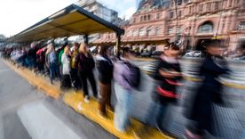 Un paro de colectivos en el AMBA afecta a los usuarios de siete líneas de colectivos