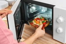 El microondas es uno de los elementos de la cocina que más opiniones encontradas genera. Foto: Getty Images