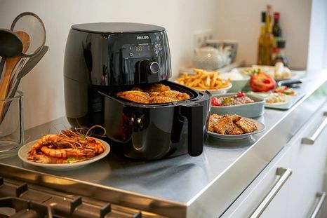 La air fryer ya es fija: cocina crujiente con menos aceite y puede ahorrar energía