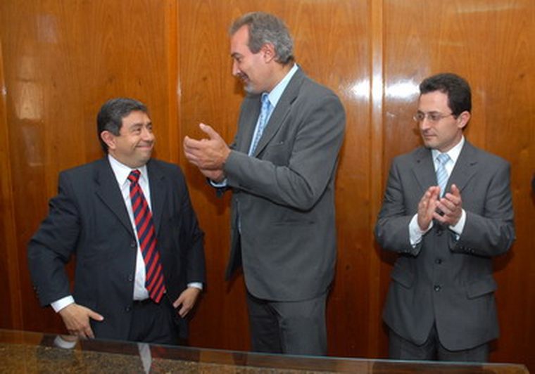 Raúl Mercau junto al ministro Cerroni y el saliente, Herrera León. Foto: gentileza