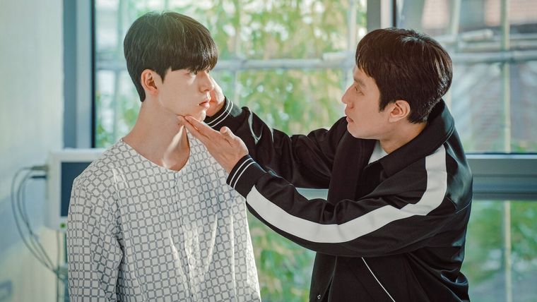 Estrenada en 2023, este drama promete atraparte frente a la pantalla Foto: Netflix