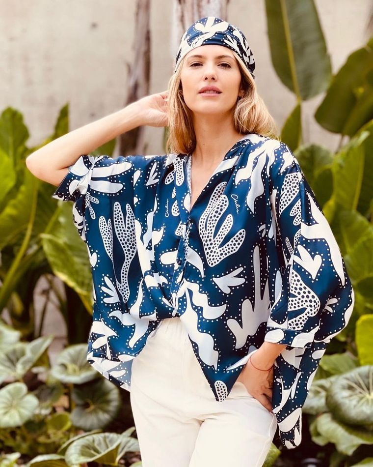 Mery del Cerro nos ayuda a combinar un simple pero canchero pantalón blanco. Foto: Instagram