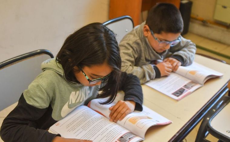 Comenzó en Mendoza el operativo para evaluar fluidez y comprensión lectora en primaria y secundaria.