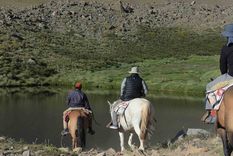 Malargüe atrae cada verano a turistas que buscan aventuras únicas entre trekking, montañas y naturaleza pura.