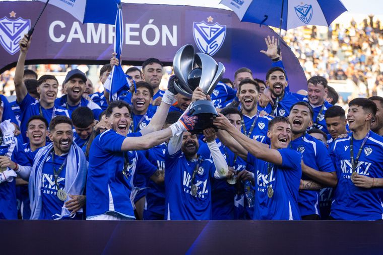 Vélez ganó su segunda Supercopa Argentina.