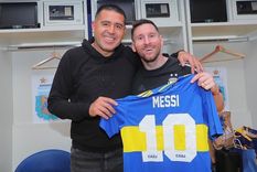 Lionel Messi habría aceptado la invitación de Riquelme pero con un condicionante.