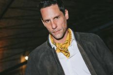 Los rumores indican que el cambio de color se debe a un personaje para una nueva serie. / Instagram @valenzuelagonzalooficial