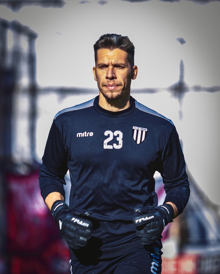 César Rigamonti, el arquero del ascenso del Lobo. César Rigamonti, el arquero del ascenso del Lobo. 