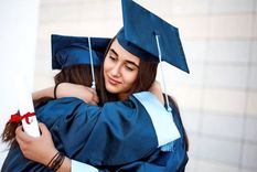 La universidad es una pérdida de dinero y tiempo: la polémica afirmación de Bryan Caplan, profesor universitario de Economía en Estados Unidos