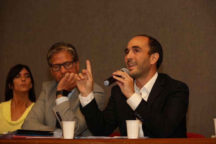 José Thomas Thomas ya es director de Escuelas