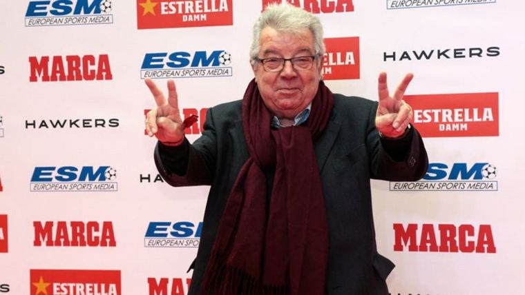 Maradona fue el primer fichaje que hice y también el más largo y complicado, reconoce Minguella a BBC Mundo.