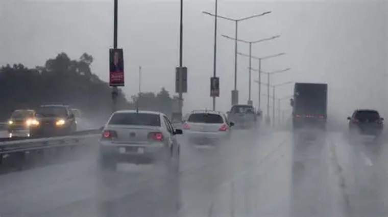 Según el pronósticodel SMN, se esperan tormentas que avanzará desde Cuyo hacia el centro y el norte del país, con probabilidad de granizo, lluvias en cortos lapsos y ráfagas.