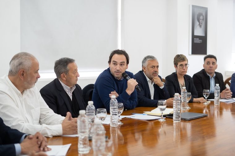 Rodolfo Montero condujo la reunión del Plan de abordaje 2024- 2025 por la problemática del dengue. Foto: Prensa Gobierno de Mendoza