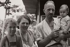 Heinz y Margret Wittmer se quedaron en la isla y abrieron un hotel.