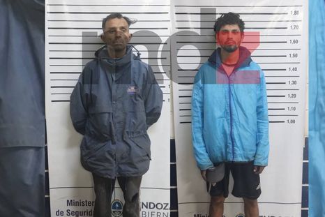 Los dos primos detenidos por robar lamparas de la iluminaria pública. Los dos primos detenidos por robar lamparas de la iluminaria pública.