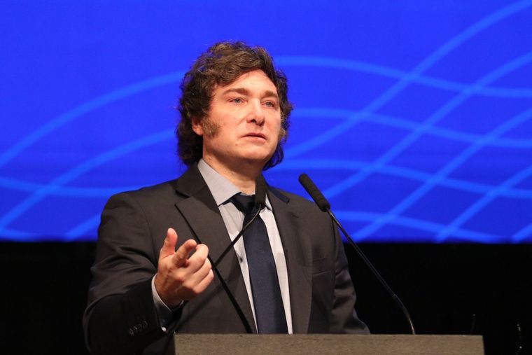 El Gobierno deberá responder ante una medida judicial por el DNU que aprobó un nuevo acuerdo con el FMI. Foto: Presidencia de la Nación