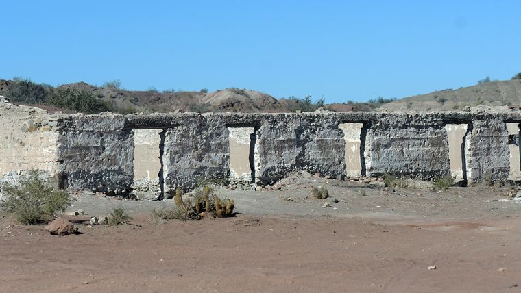 Hay ruinas que se mantienen en pie. Hay ruinas que se mantienen en pie.