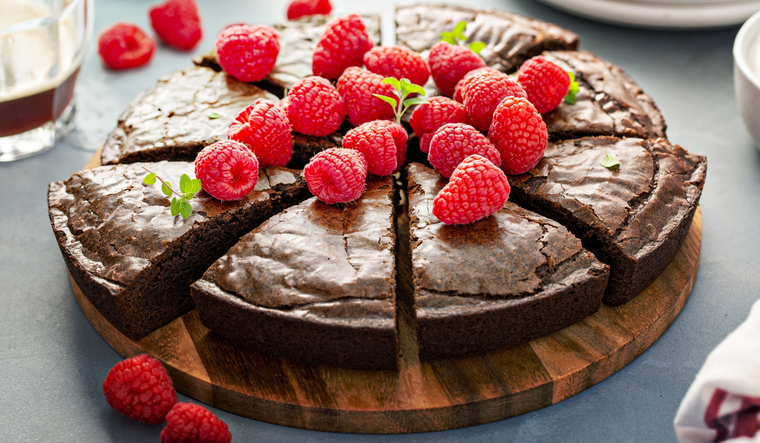 ¡Descubre el placer en cada trozo! brownies de frambuesa con toque frutal Foto: Shiutterstock