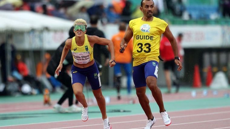 La hermana de Mavigson, Thalita Vitoria, participó en los Juegos Paralímpicos de Beijing, Londres y Rio de Janeiro.