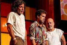 Mariano Martínez y Nicolás Cabré cortaron una función de su obra de teatro. Foto: catura de video Instagram @nicolascabre80.