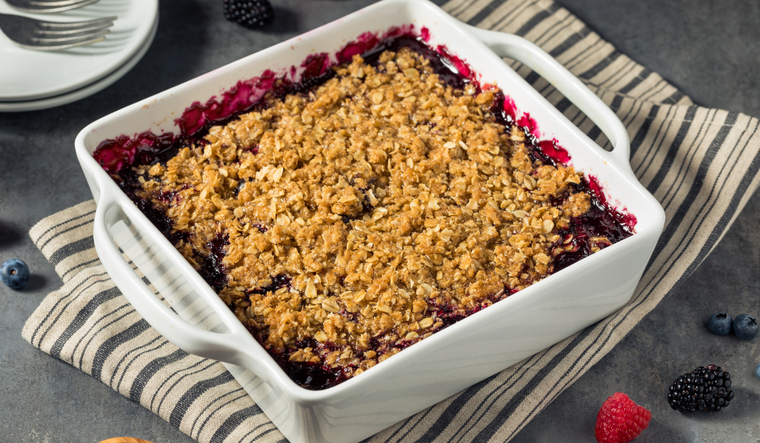 Crumble de frutos rojos: sencillez y sabor en un bocado Foto: Shutterstock