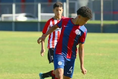 Santiago Valentino Guzmán Zanni, el juvenil de San Lorenzo que falleció a los 15 años luego de luchar por meses contra una enfermedad. Santiago Valentino Guzmán Zanni, el juvenil de San Lorenzo que falleció a los 15 años luego de luchar por meses contra una enfermedad.