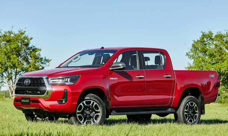 Toyota Hilux La pick-up mediana sigue siendo la más vendida de su segmento.
