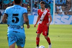 Imanol González, defensor del Cruzado, en el partido de ida contra Temperley Foto: Prensa Deportivo Maipú
