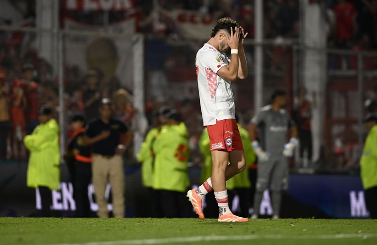 Tomás Molina y una noche de terror en la final de la Copa Argentina: erró dos penales en la definición entre Argentinos e Independiente Rivadavia y sentenció la derrota del Bicho.