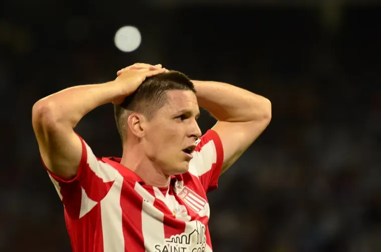 Guido Carrillo convirtió el gol del empate agónico de Estudiantes y luego, ya campeón, tiró un palito para la AFA por su supensión.&nbsp;