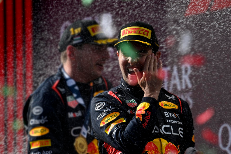 Checo Pérez tuvo un tremendo Gran Premio de Hungría tras largar noveno Foto: EFE