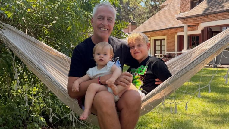 Marley junto a sus dos hijos: Mirko y Milenka.