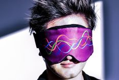 lanzan una mascara para el sueno que permite dormir menos horas