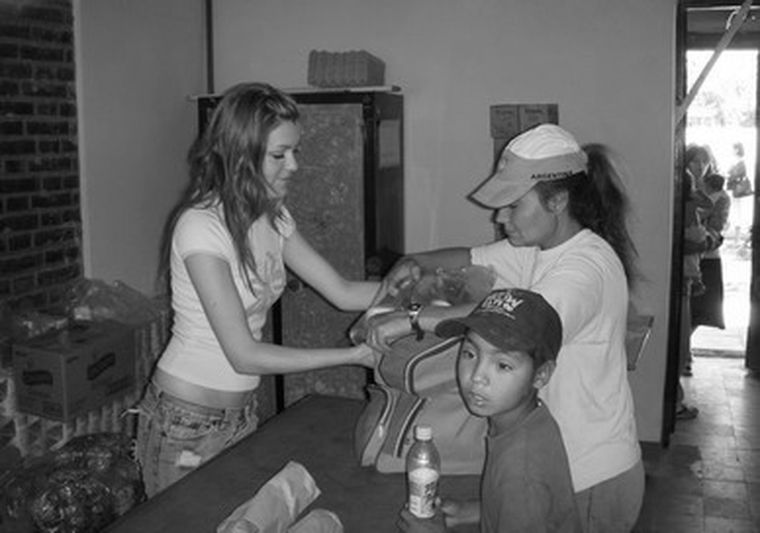 Mucha gente sigue recibiendo asistencia. Foto: Mdz