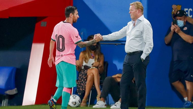 Koeman y Messi se saludan después de un partido del Barcelona. Foto: FC Barcelona Noticias