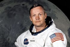 ¿De quién es la Luna? La disputa con la mujer que quiere evitar que la NASA le quite una muestra de polvo lunar que le regaló Neil Armstrong