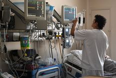 La anestesia general es un estado reversible de inconsciencia inducido mediante fármacos para permitir intervenciones quirúrgicas o procedimientos médicos invasivos. Foto: ALF PONCE MERCADO / MDZ