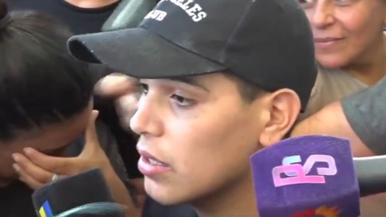 El alivio del influencer tras casi un mes de internación. Foto: captura pantalla América TV.