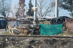 La pobreza infantil y en adultos mayores bajó al ritmo de la pobreza total. La pobreza infantil y en adultos mayores bajó al ritmo de la pobreza total.