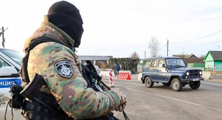 Un guardia fronterizo ruso en su puesto de control Foto: TASS