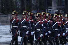 Granaderos en formación: un símbolo del pasado que convive con los desafíos del presente. Foto: Juan Mateo Aberastain/MDZ Granaderos en formación: un símbolo del pasado que convive con los desafíos del presente. Foto: Juan Mateo Aberastain/MDZ