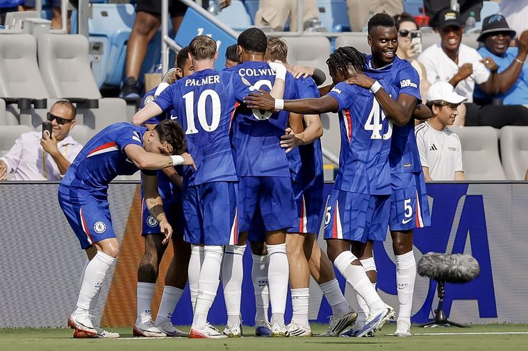 Chelsea superó a Benfica en el Bank of America Stadium y se metió en cuartos de final.