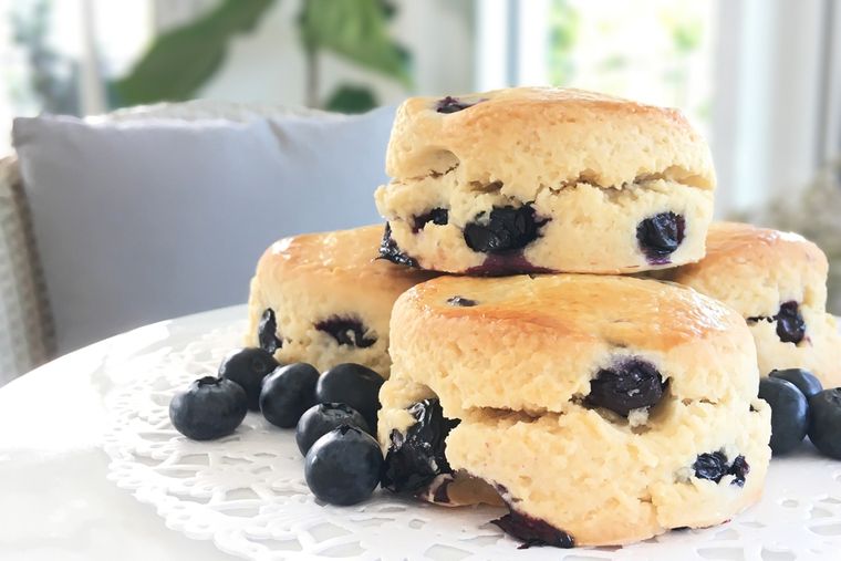 Animate a esta receta de scones con arándanos y llená tu cocina de aroma.