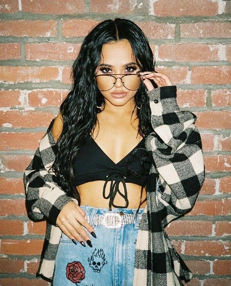 Becky G presume sus encantos y causa la reacción de Natti Natasha Foto: Instagram