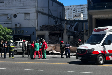 El derrumbe ocurrió sobre Avenida Libertador y Juramento. El derrumbe ocurrió sobre Avenida Libertador y Juramento.